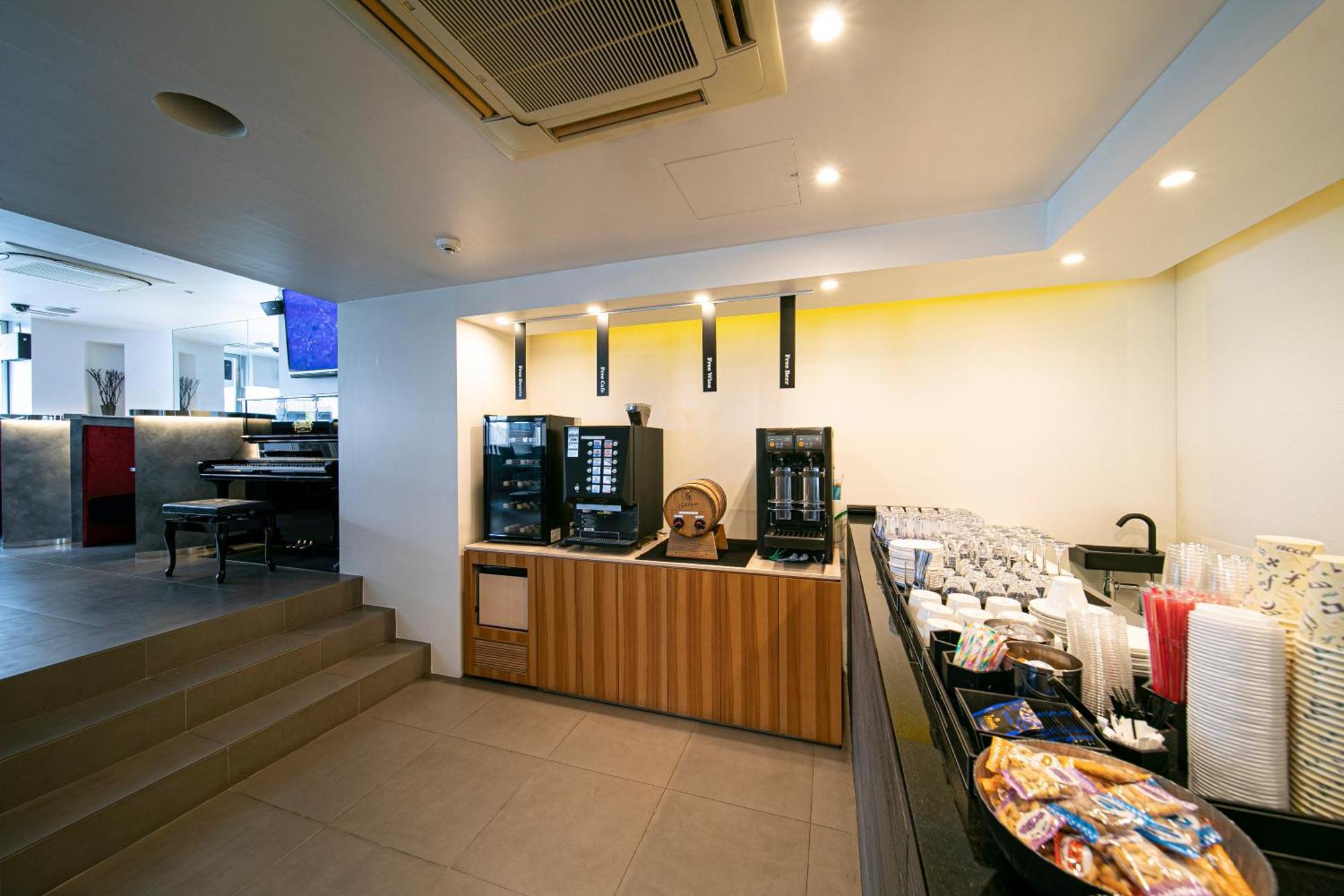 Hotel The Grandee Shinsaibashi Osaka Exterior photo